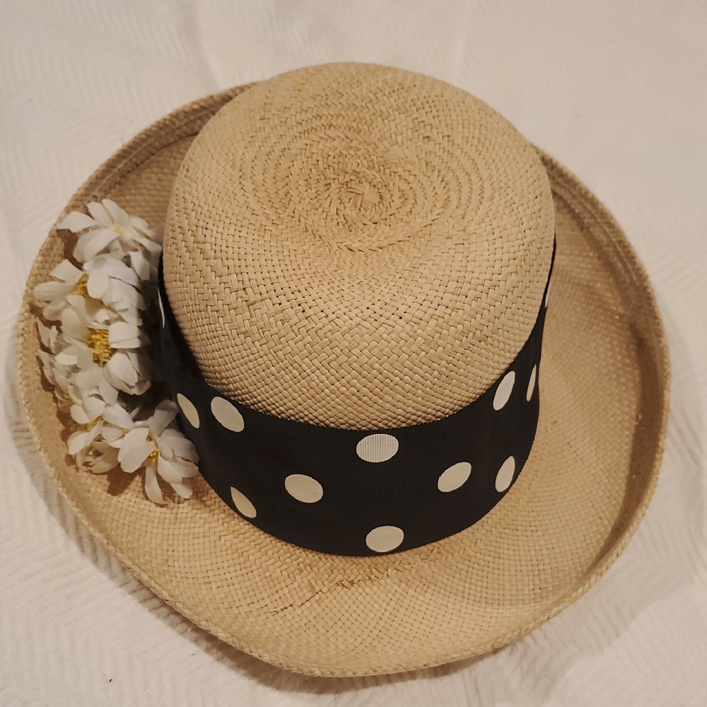 Elegant Tan Straw Hat with Black Polka Dot Band
